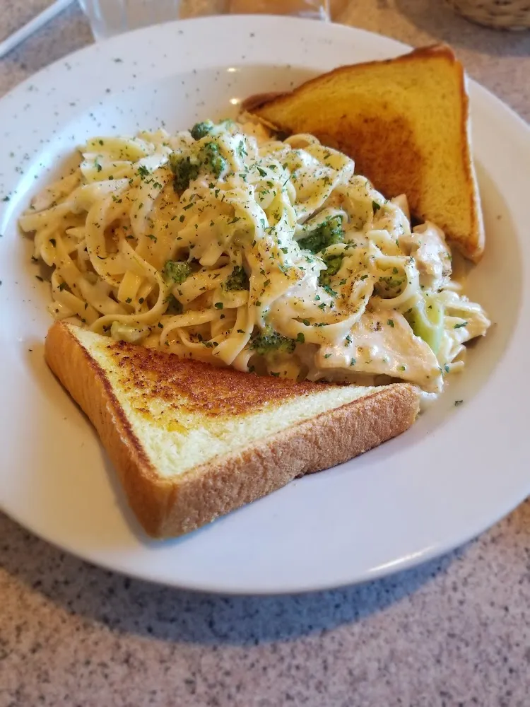 Chicken and Broccoli Pasta with Alfredo Sauce